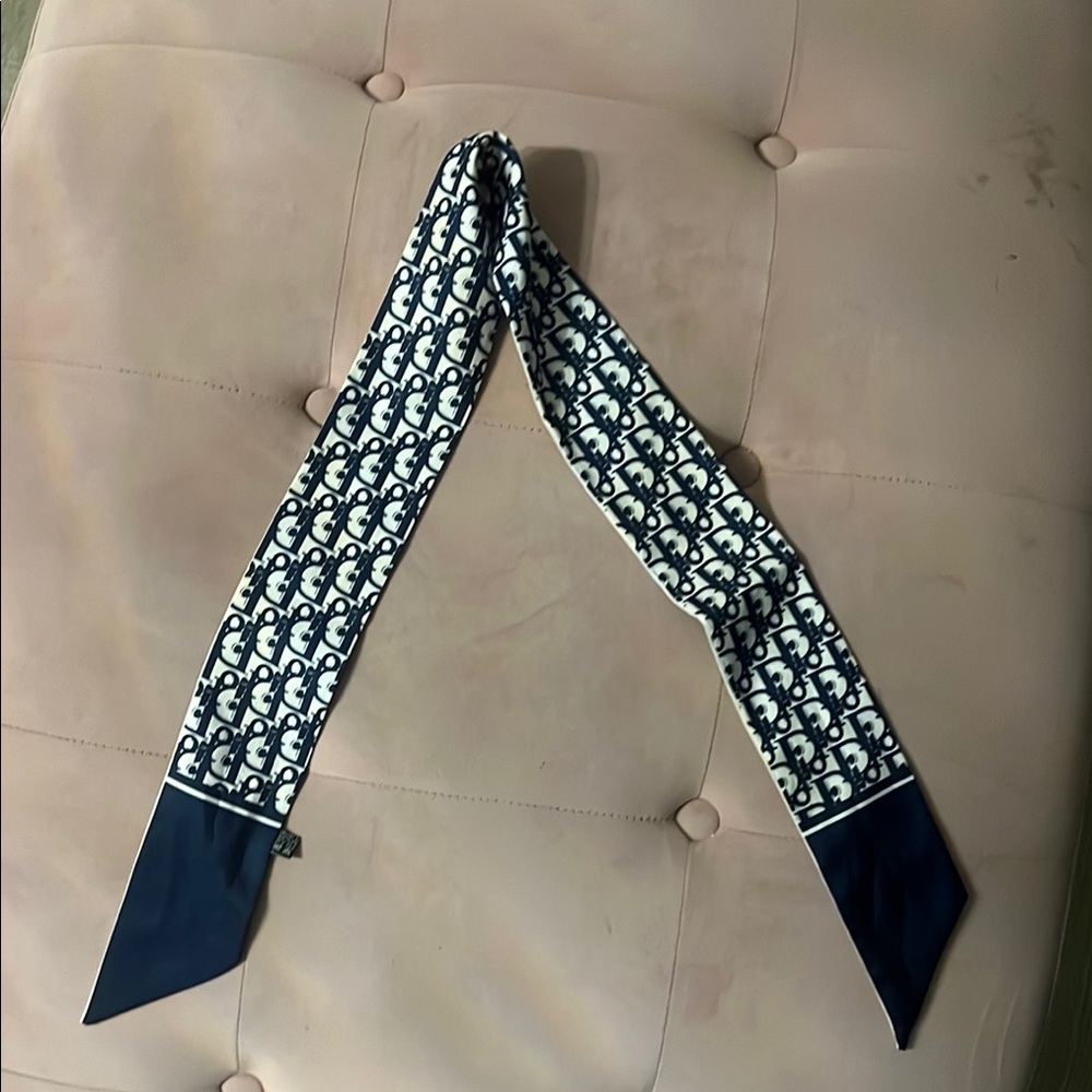 Monogram Navy and Cream Twilly